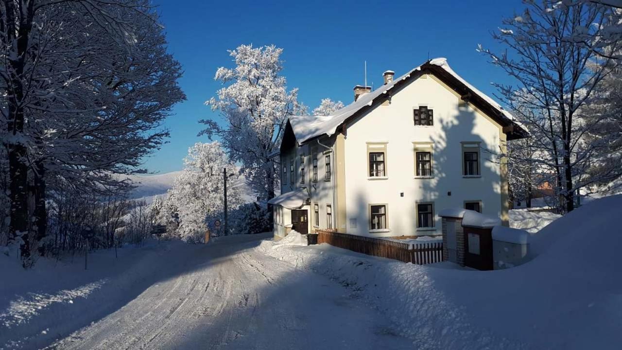 Stara Skola Hedec Aparthotel Králíky Eksteriør bilde