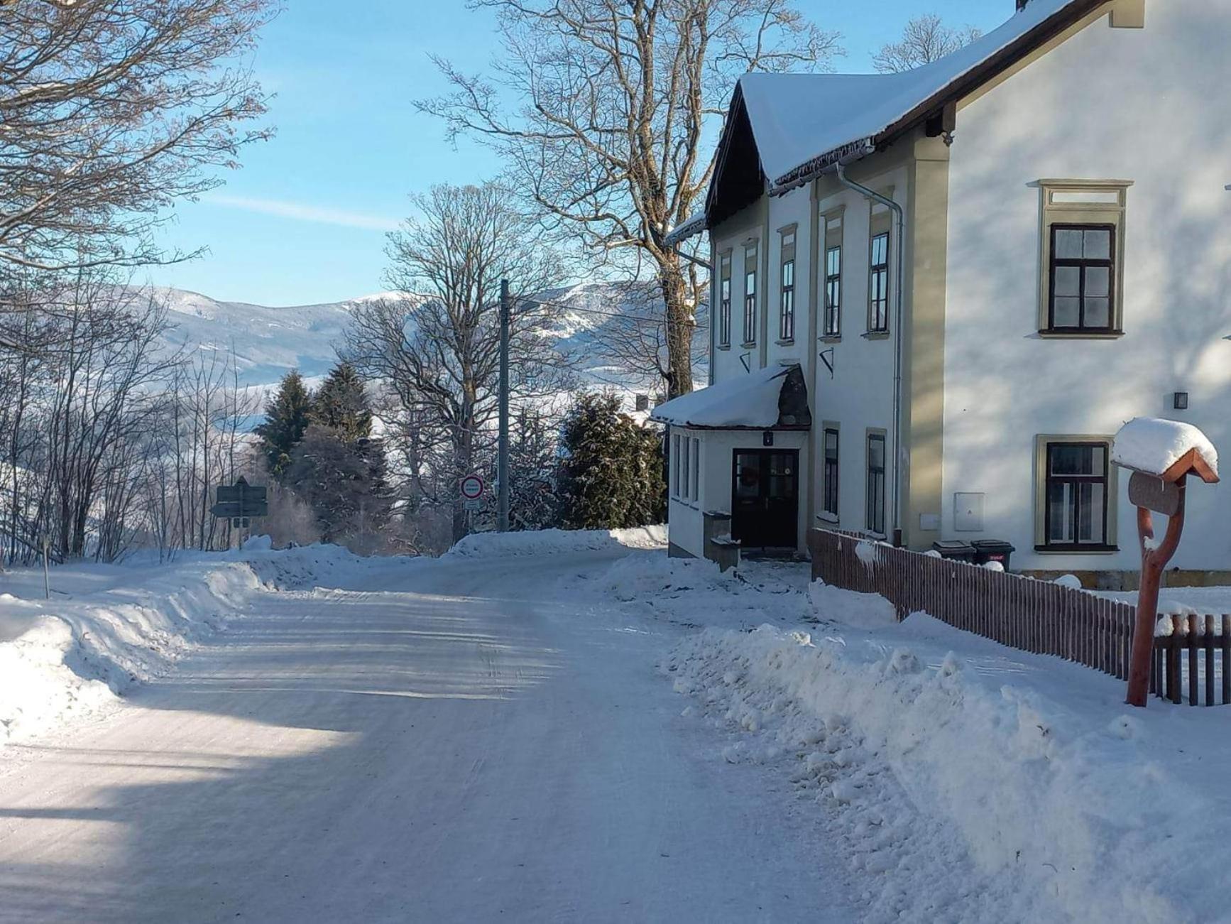 Stara Skola Hedec Aparthotel Králíky Eksteriør bilde
